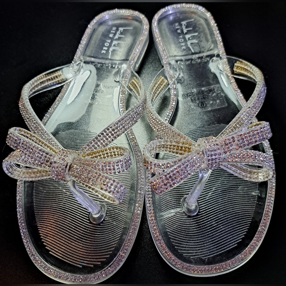 Nicole Miller Shoes - NWT Nicole Miller Rhinestone Sandal w/ Pretty Bows Size 9